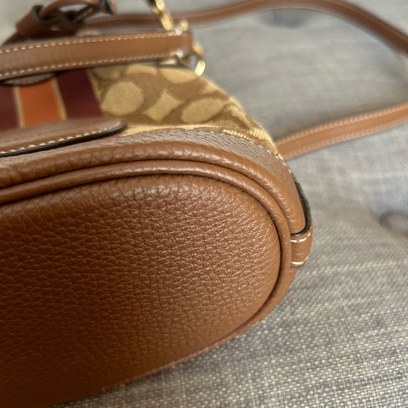 New Coach brown mini bucket bag 😍 - Picture 5 of 9